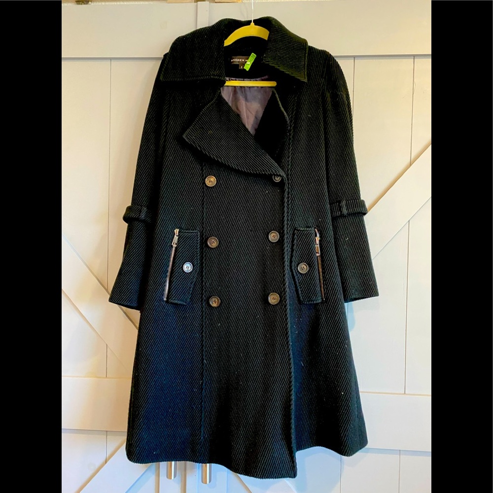 Beautiful black coat, never be cold again!